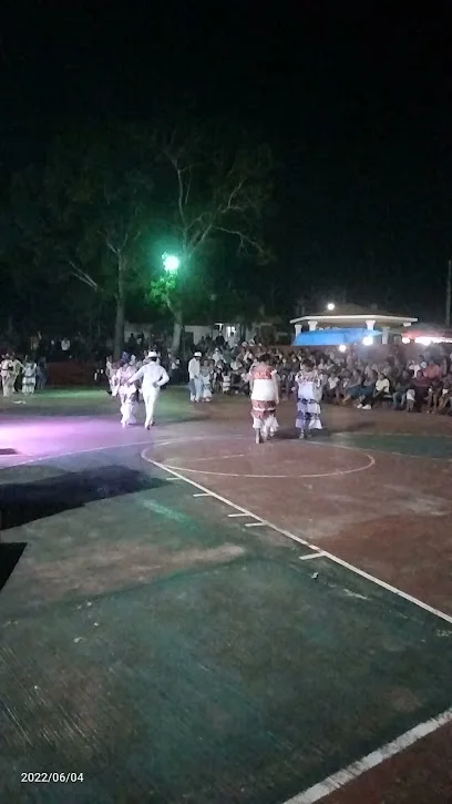 Cancha de Basquetbol del Parque San Francisco - Valladolid - Yucatán - México