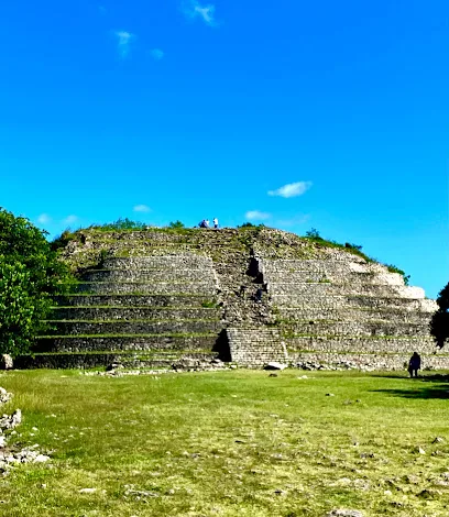 Pirámide Kinich Kakmó - Izamal - Yucatán - México
