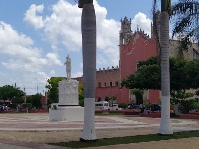 Monumento a Felipe Carrillo Puerto - Motul de Carrillo Puerto - Yucatán - México