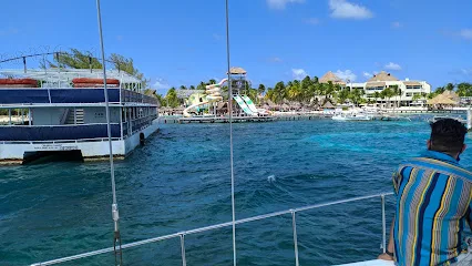Caribbean Carnaval - Tour a Isla Mujeres - Cancún - Quintana Roo - México