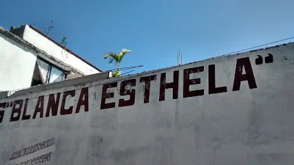 Blanca Esthela - Valle de Bravo - Estado de México - México